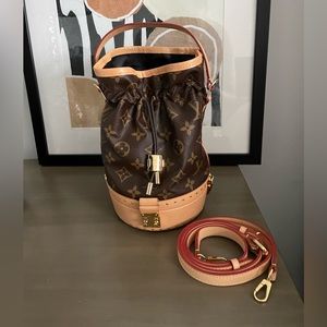NEW Louis Vuitton Rare Limited Petit Noe Monogram trunk bag handbag